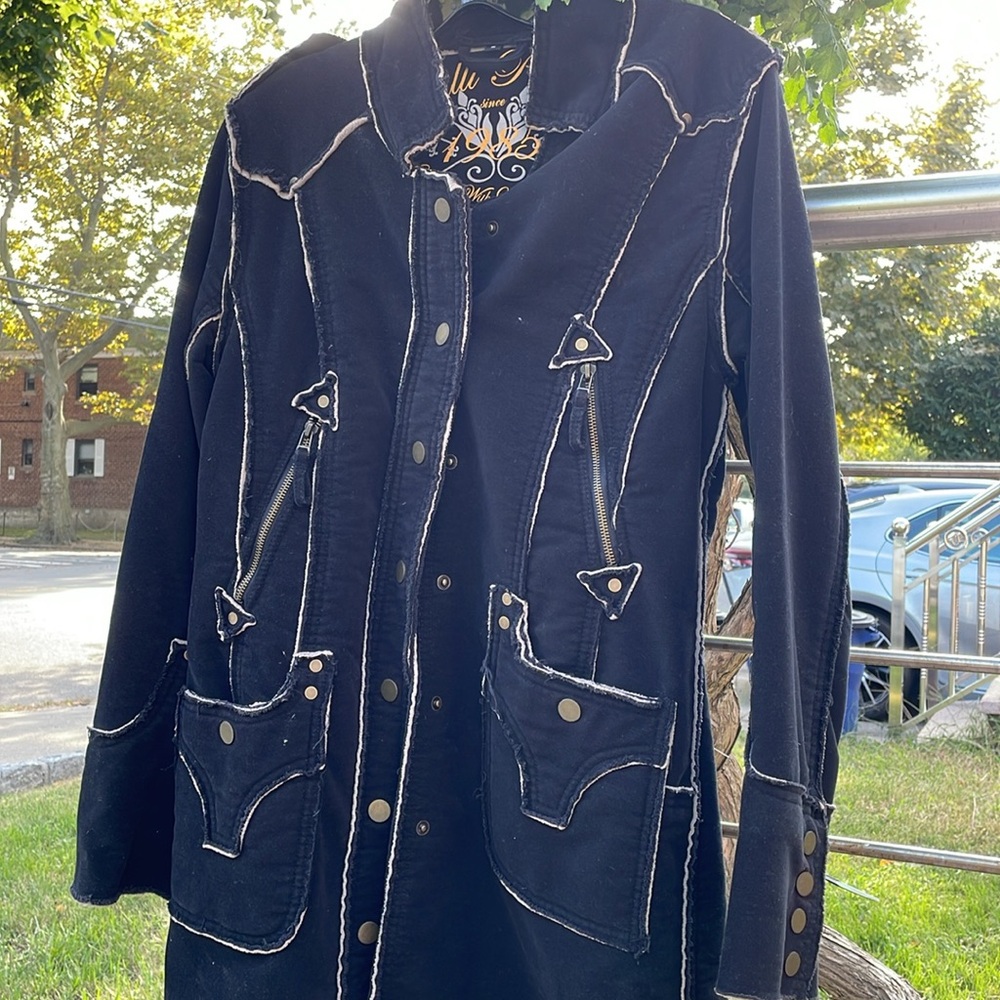 Coat - Picture 4 of 9